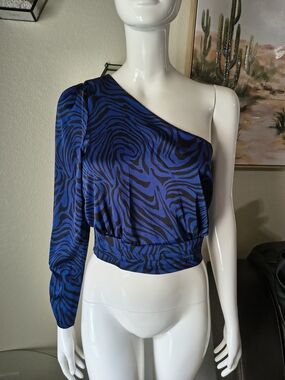 SO Blue Zebra One-Shoulder Crop Top